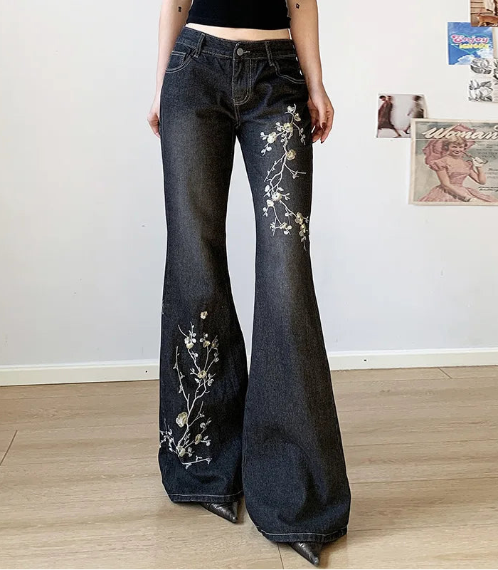 Blossom Embroidered Flare Jeans – Midnight Black (Y2K Gypsy Queen)